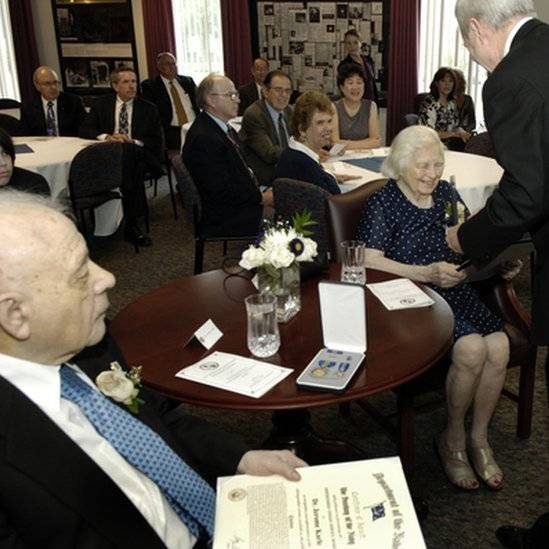 996380569617rnavyaward-8637e4a00248497150d772a6e3c60d98.jpg