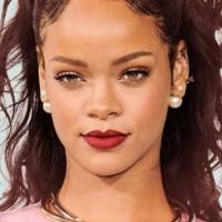 Rihanna aparece con finísimas cejas y todas las chicas tiemblan