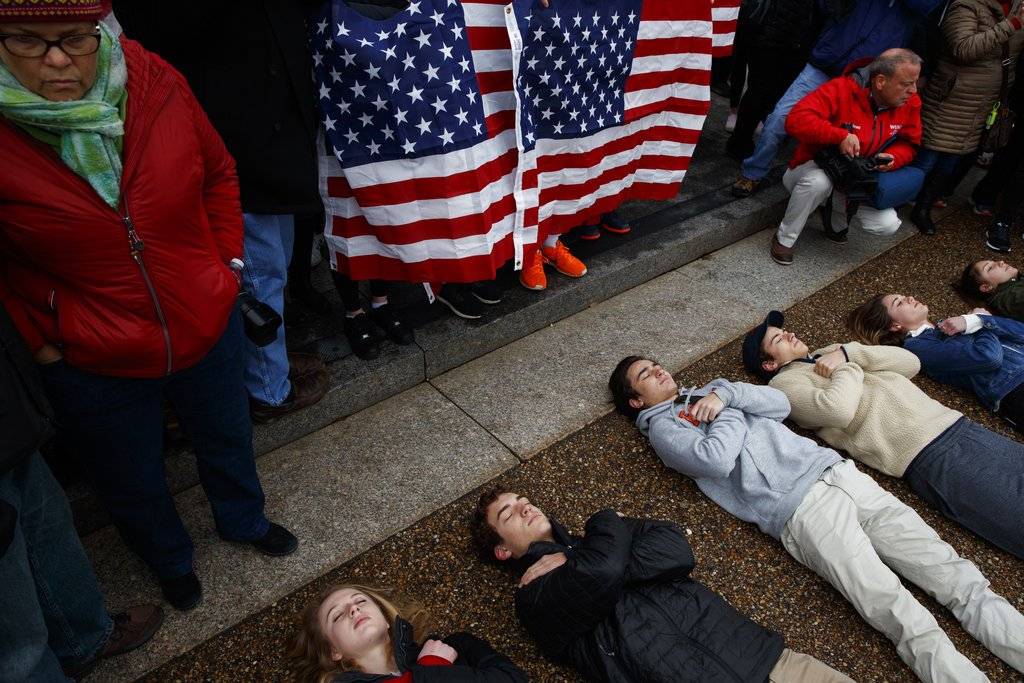 Protestas a favor del control de armas, frente a la Casa Blanca en Washington D. C. / AP