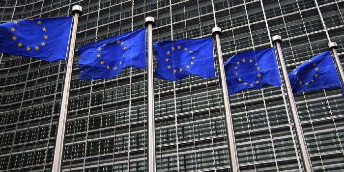 Emplazan a Facebook y Twitter a que se adecuen a las normas de la Unión Europea