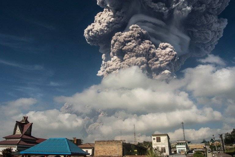 Erupción en Indonesia