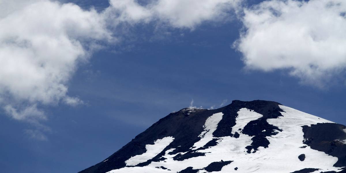Sernageomin advierte posible destrucción explosiva del domo de lava del volcán Chillán