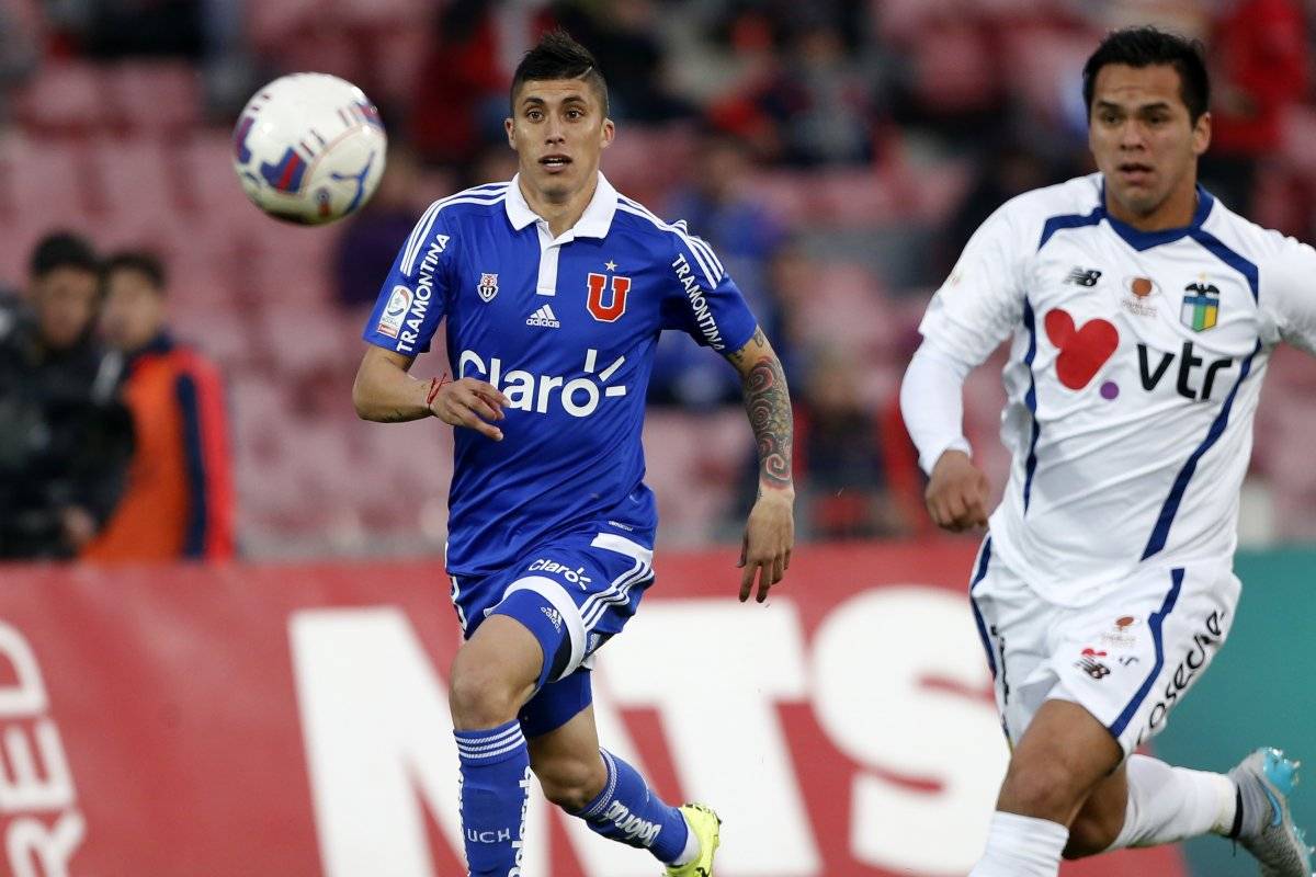 Rubén Farfán logró ser titular en la U de Marco Antonio Figueroa / Photosport