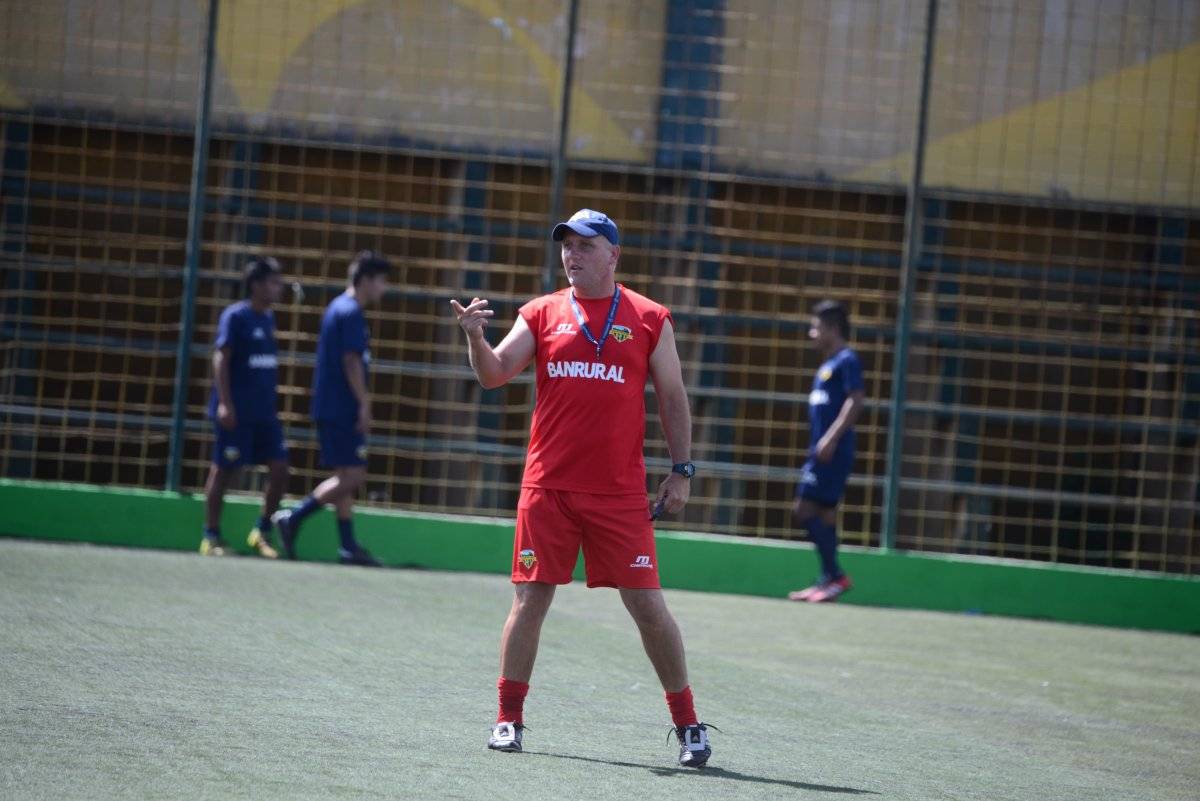 Ramiro Cepeda ha hecho labores administrativas para el equipo.