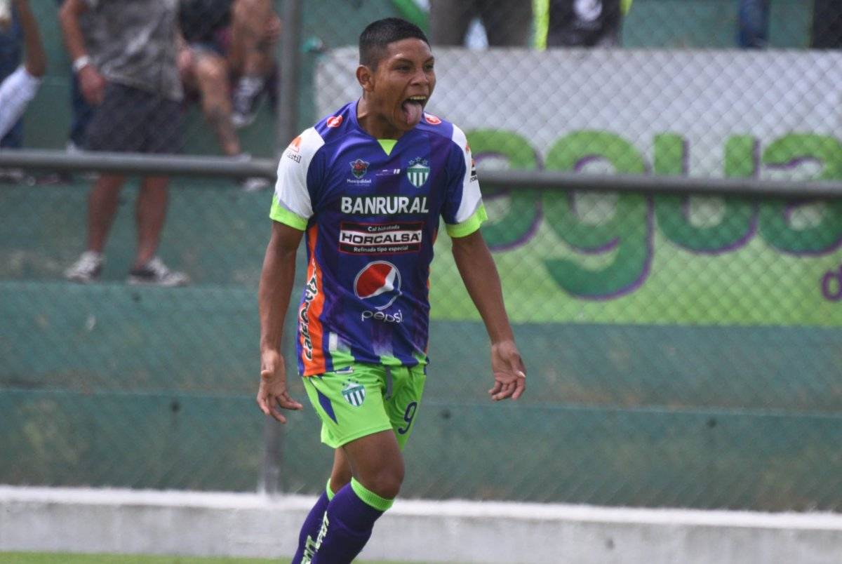 Vidal festejó su primer gol el día de su debut.