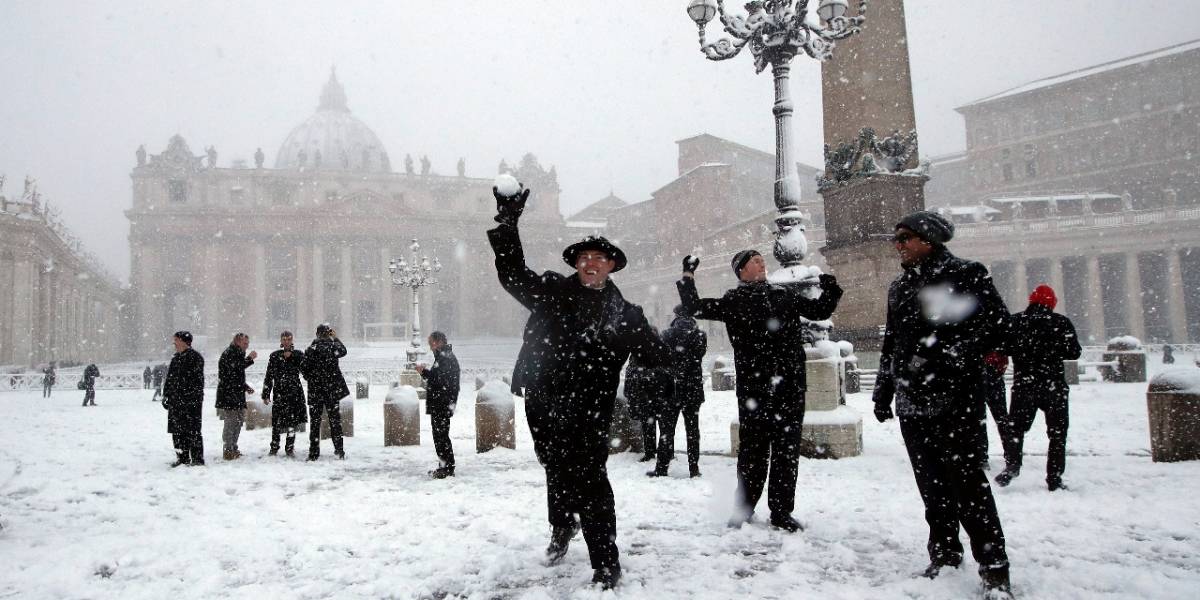 S Nieve desata'la guerra en el Vaticano