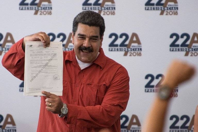 Nicolás Maduro inscribe su candidatura presidencial
