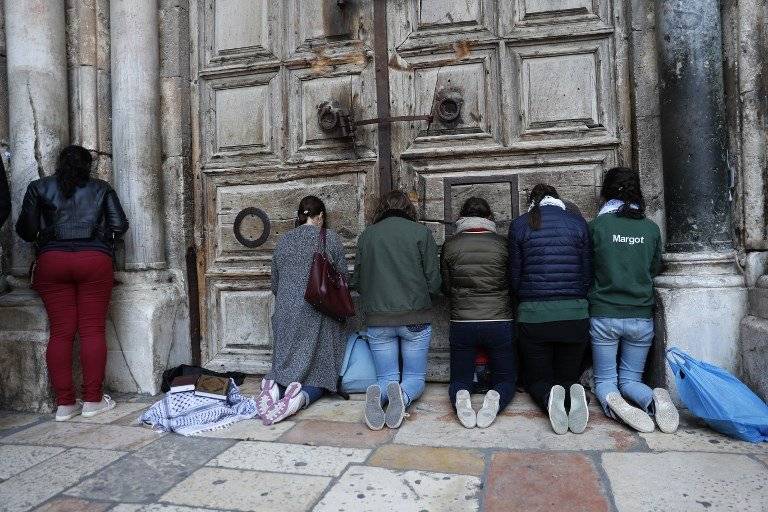 Cierre del Santo Sepulcro