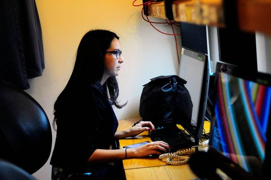 MUJERES EN EL MERCADO DE TRABAJO