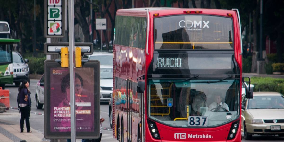 Estrena Metrobús unidades de doble piso con Línea 7