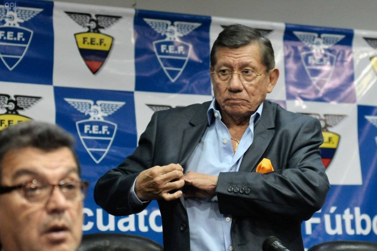 Rueda de prensa de Carlos Villacis presidente de la FEF.