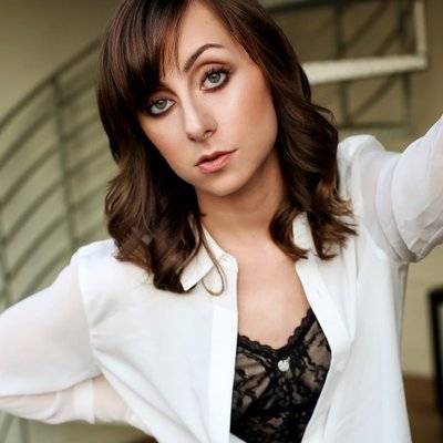 Allisyn Ashley Arm
