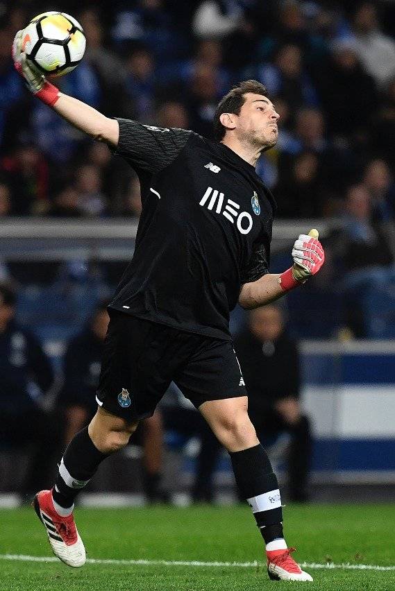 Casillas renueva su contrato con el Porto