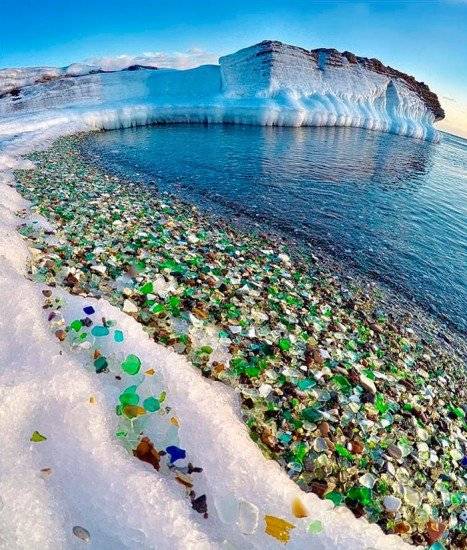 vodkabottlepebblesglassbeachussuribayrussia2660x550.jpg
