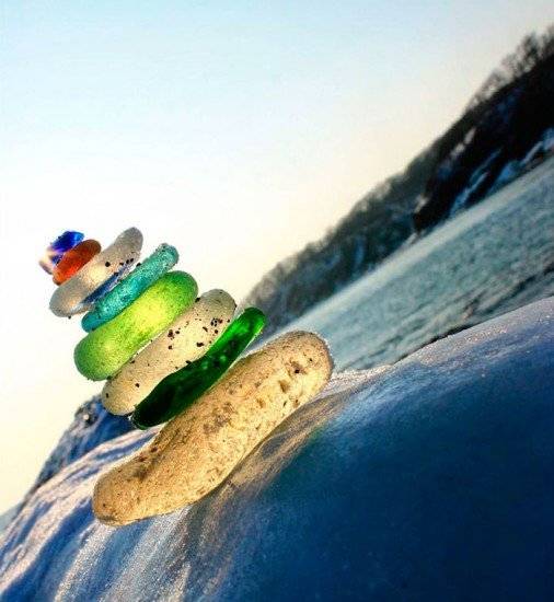 vodkabottlepebblesglassbeachussuribayrussia5660x550.jpg
