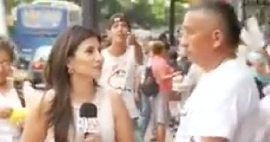 Interrumpen a reportera de Teleamazonas en plena grabación