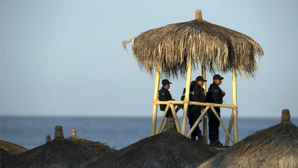 100329839policiasfederalesloscabos976x549-937fbdad754d7bbdf4d724ff589a448c.jpg