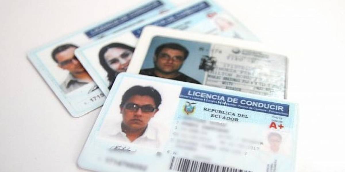 Licencia de conducir se renueva en España y Génova