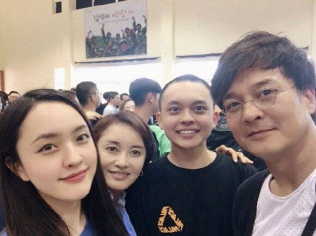 Jo Min-ki y sus alumnos