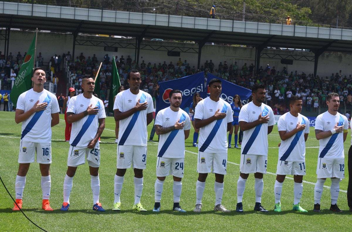 Comunicaciones con la camisola de Selección Nacional