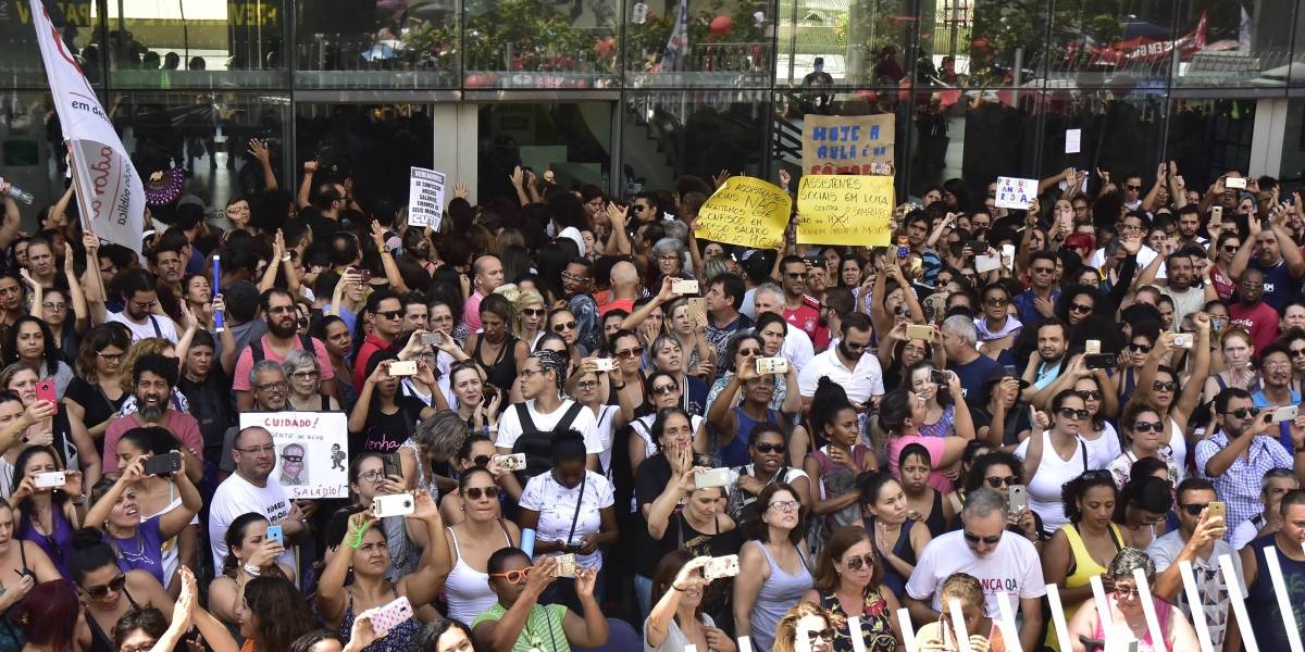 Greve dos professores atinge 93% das escolas municipais de SP