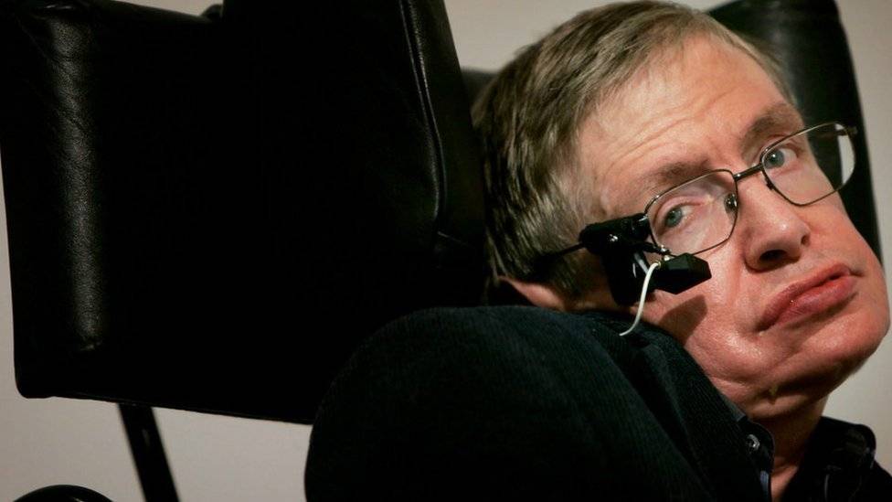 92696040140717130255stephenhawkingpromo950x633gettynocredit-3f0067fc4bf22ca2a0333a87bb105481.jpg