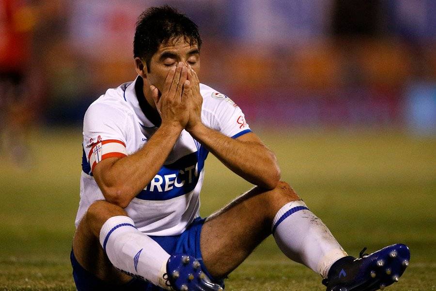 El Huaso lamentando su autogol / Foto: Photosport