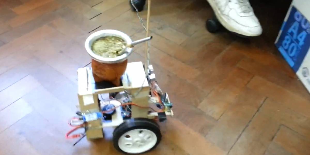 Argentinos crean robot repartidor de mate