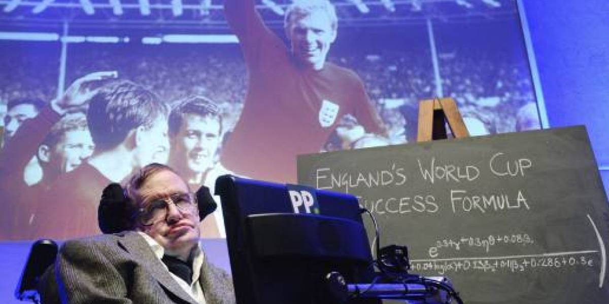Stephen Hawking y cómo lanzar un penal perfecto en el fútbol