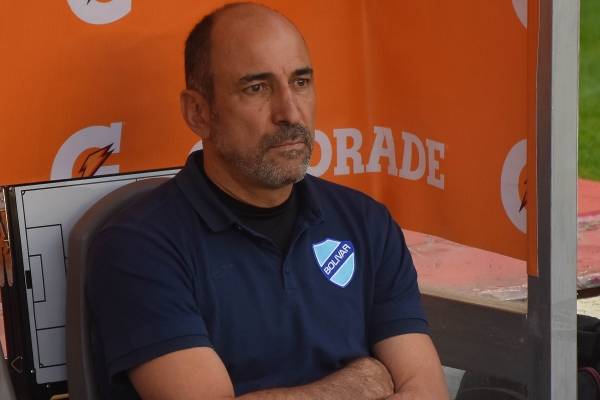 César Pinares sufre lesión y no jugará ante Bolívar por Copa Libertadores César Pinares sufre lesión y no jugará ante Bolívar por Copa Libertadores