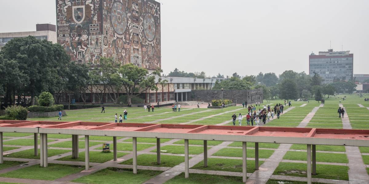 Realizan paro en la Facultad de Filosofía y Letras contra acoso sexual