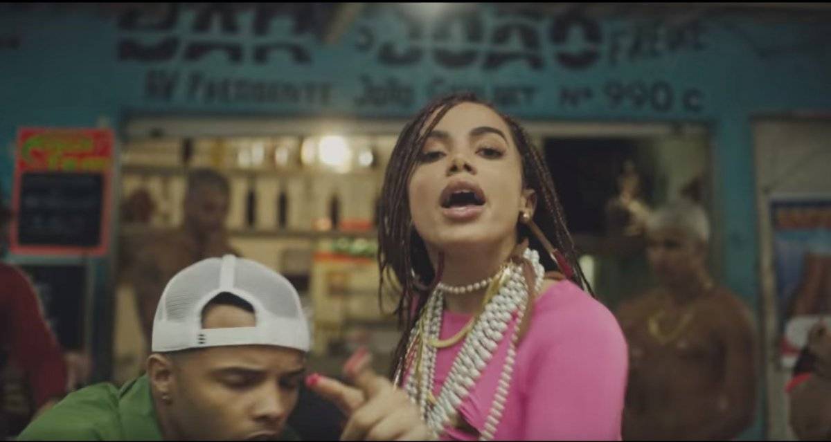 100468762anitta-9fb31e57165ad56cdf64615697297201.jpg