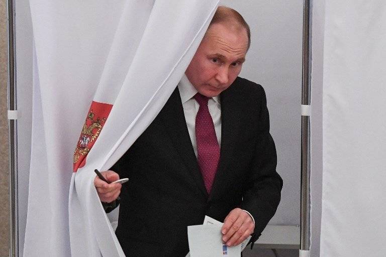 Vladimir Putin vota en las elecciones en Rusia 2018