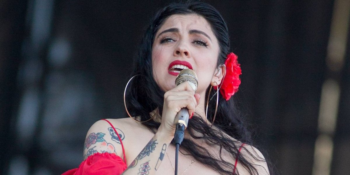 Mon Laferte lanzará Invéntame, tributo a Marco Antonio Solís