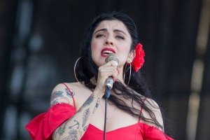 Mon Laferte se suma a tributo a Marco Antonio Solís