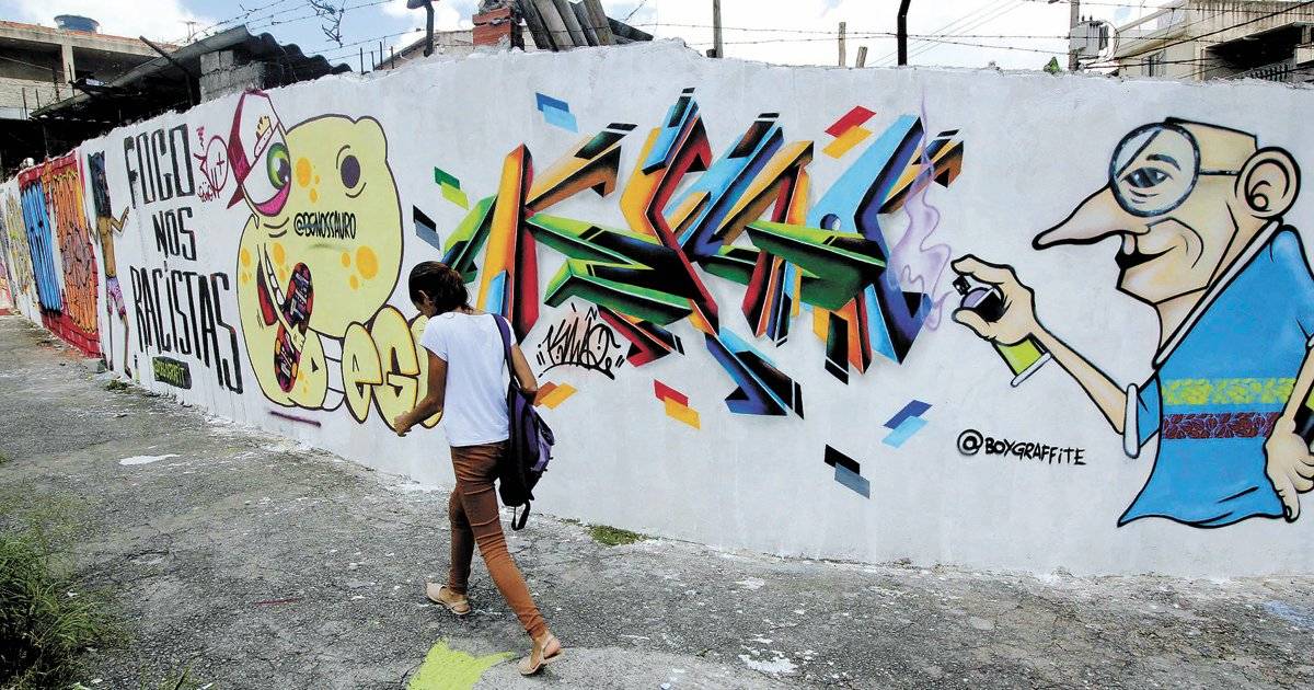 Grafite na rua Louis Pasteur, no Parque Real