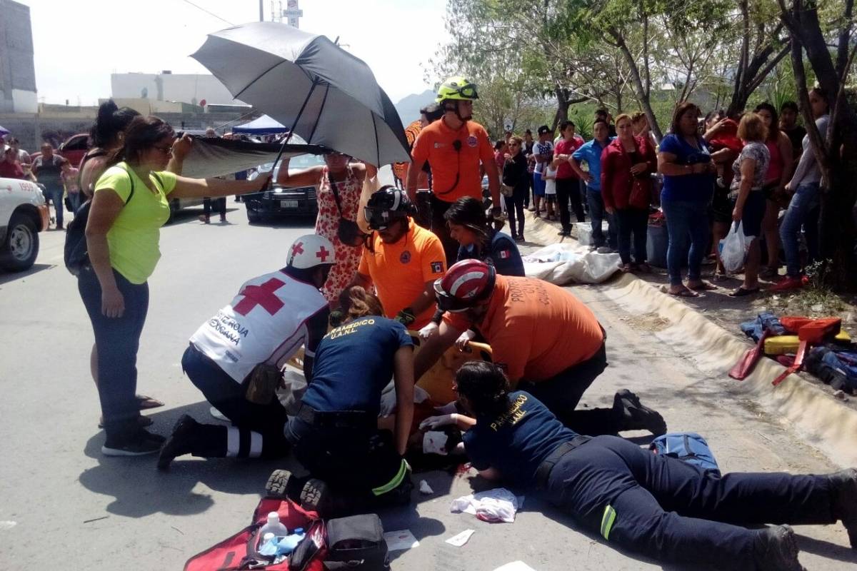 Atropella a peatones en mercado rodante de Guadalupe Atropella a peatones en mercado rodante de Guadalupe