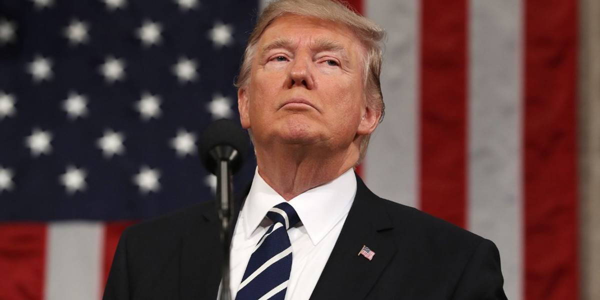 Trump amenaza con vetar ley de gastos de 1.3 billones de dólares