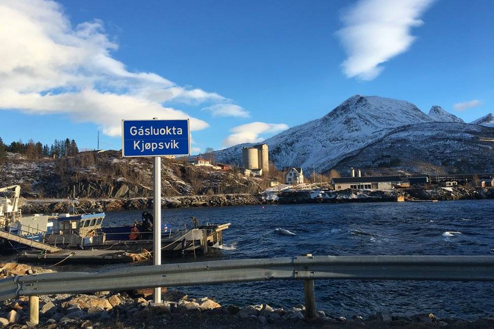 100502293signpost976-05d0c826c92411470088d99d5ee90c99.jpg