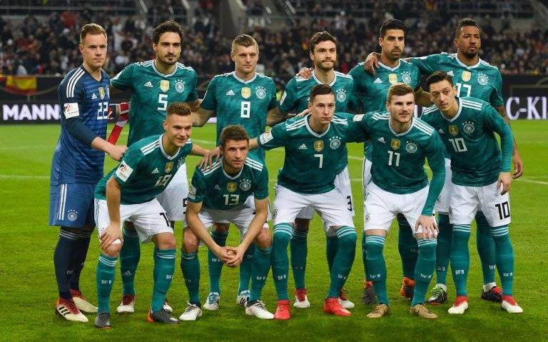 Los alemanes en la foto de equipo