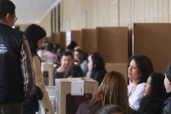 Fajardo y De la Calle proponen consulta para posible alianza
