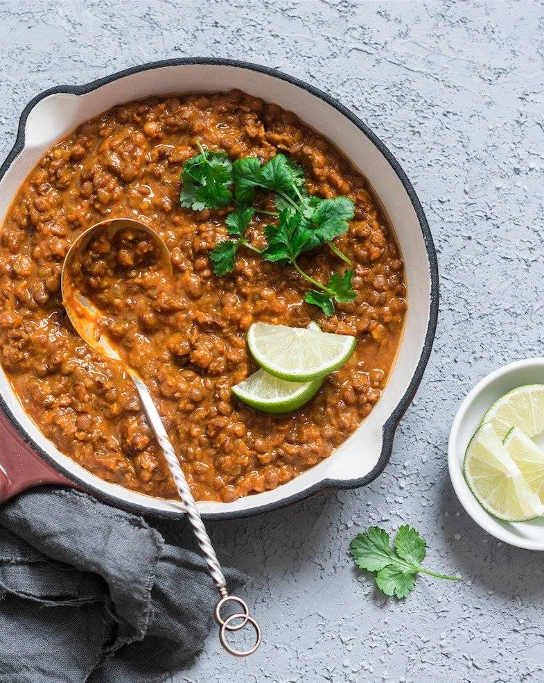 Curry de lenteja y papa con leche de coco