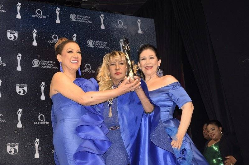 Nuestras tres Soberanas en concierto