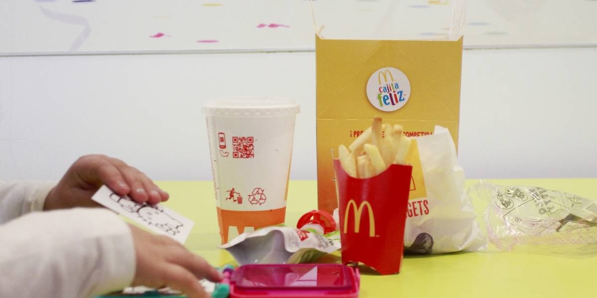 Precios de venta en comida rápida podrían subir hasta un 100% por la Ley de Etiquetado