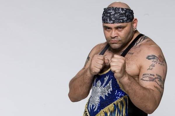 VIDEO: Agreden al ex luchador Konnan en plena calle | Publimetro México