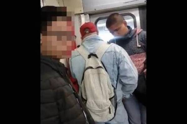 Encuentros sexuales en el metro [PUNIQRANDLINE-(au-dating-names.txt) 39