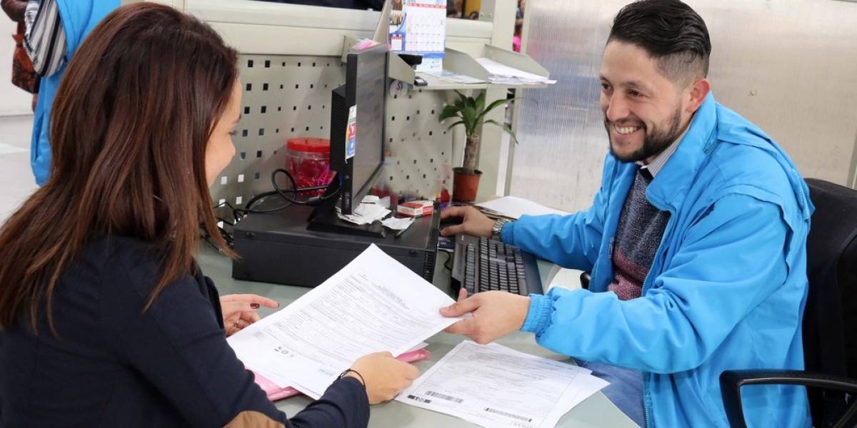 Ciudadanos en Bogotá protestan por incremento en el impuesto predial