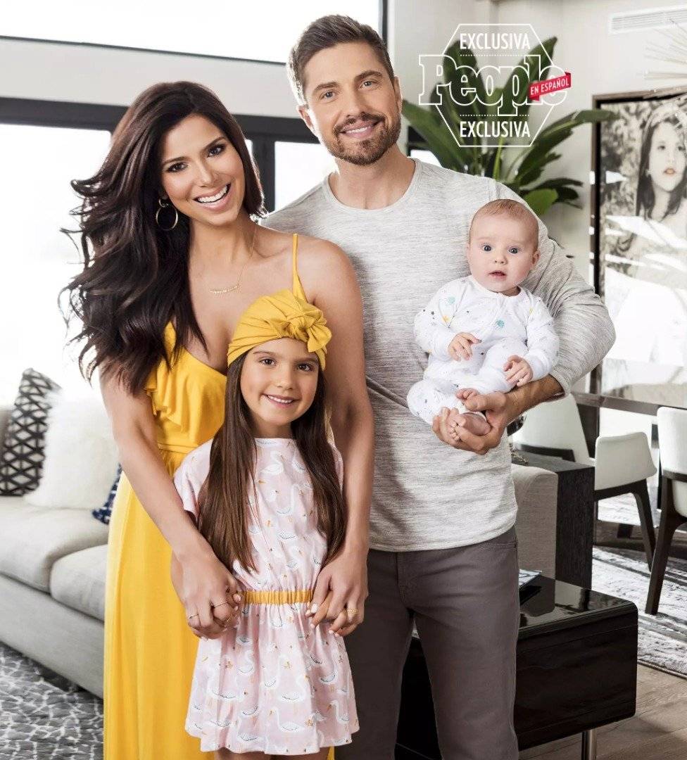 Roselyn Sánchez y su familia