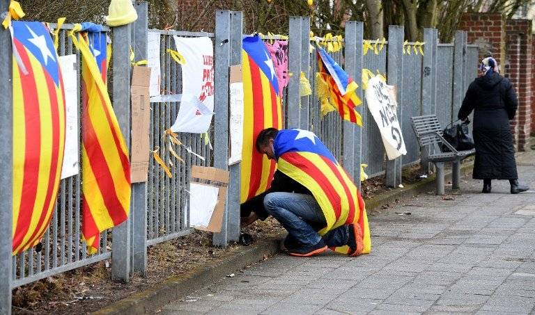 Piden libertad de Puigdemont