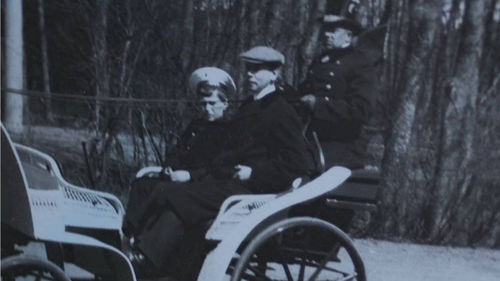  Charles Sydney Gibbes con el zarévich Aléksei, el primogénito de los últimos zares de Rusia.